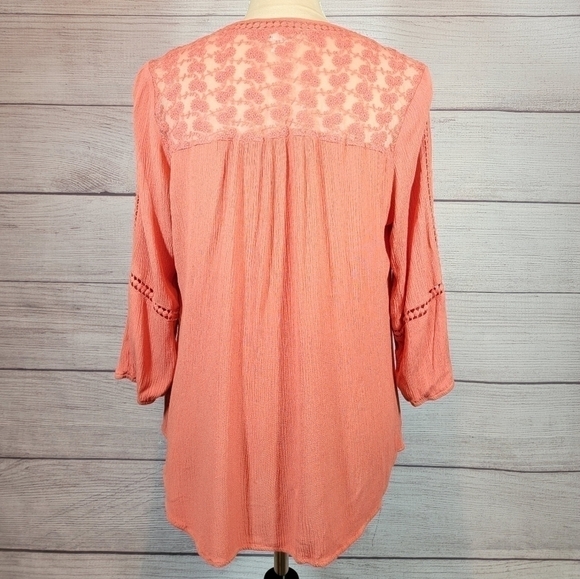 JOHN Paul Richard Textured Lace 3/4 Sleeve Blouse Coral Size Medium - Picture 3 of 6